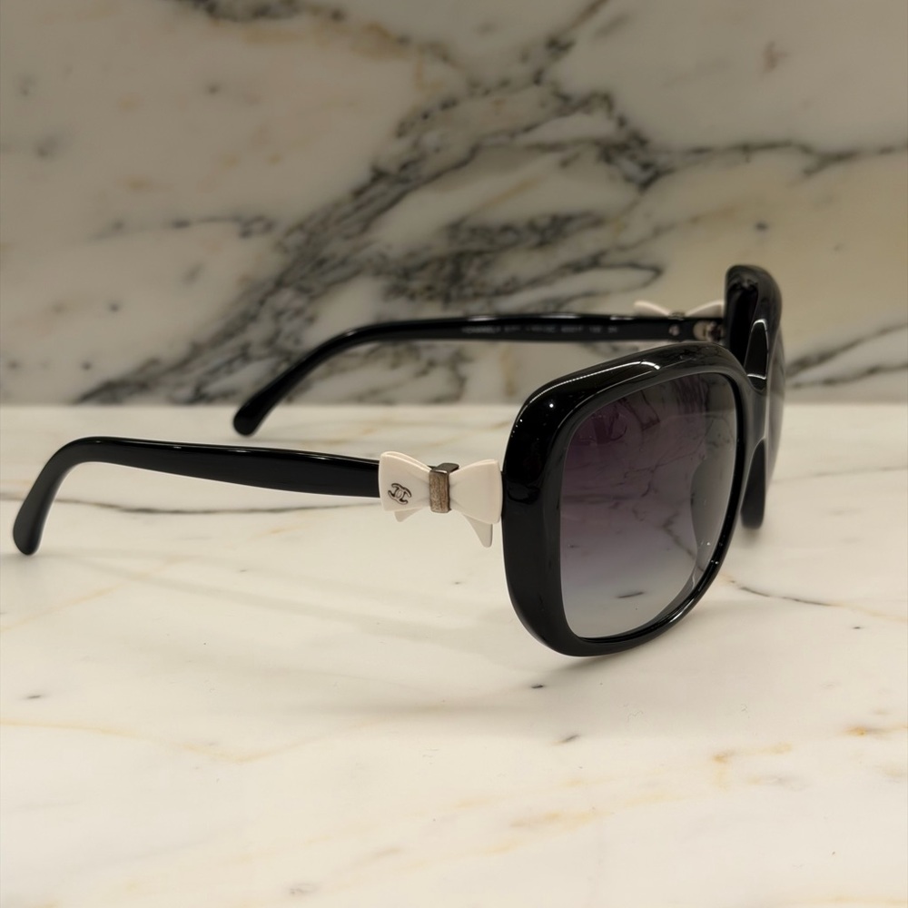 CHANEL Black Sunglasses with Bow Accent